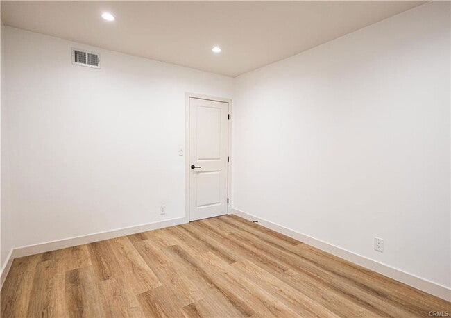 Foto del edificio - 22257 MacFarlane Dr