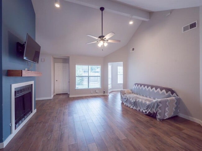 Building Photo - 2308 Windsong Trail