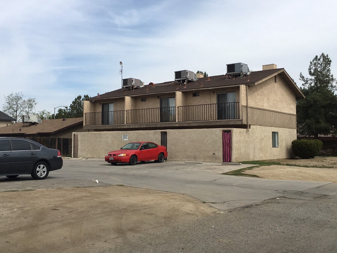 Building Photo - 6409 Castleford St