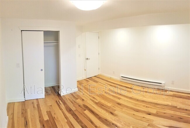Foto del edificio - 1566 Youngfield St