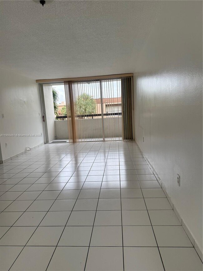 Foto del edificio - 802 NW 87th Ave