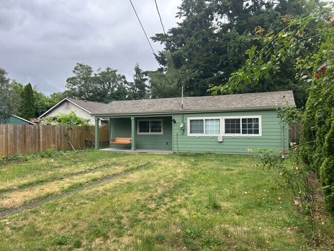 Foto del edificio - SE Portland: Charming 1-bedroom, 1-bath cottage near Woodstock Blvd