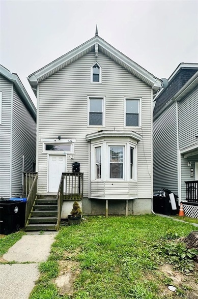 Primary Photo - 244 Church St