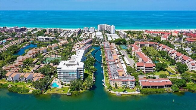 Bird view - 1300 N Portofino Dr