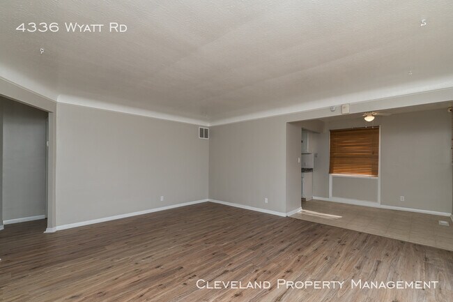 Building Photo - Fully Renovated Ranch