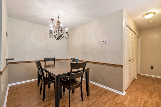 Building Photo - 1096 Coventry Way