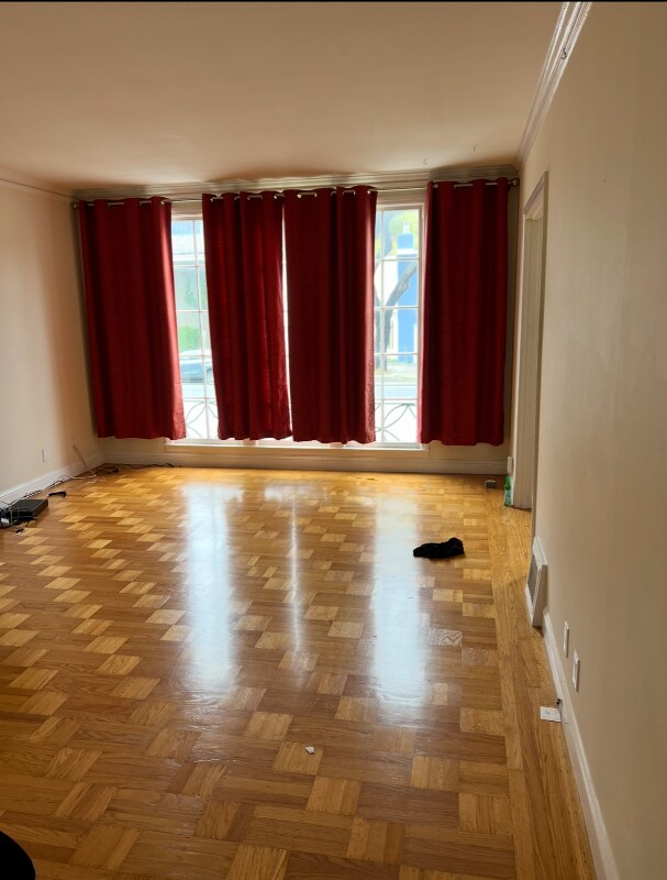 Foto del edificio - 143 Monterey Blvd