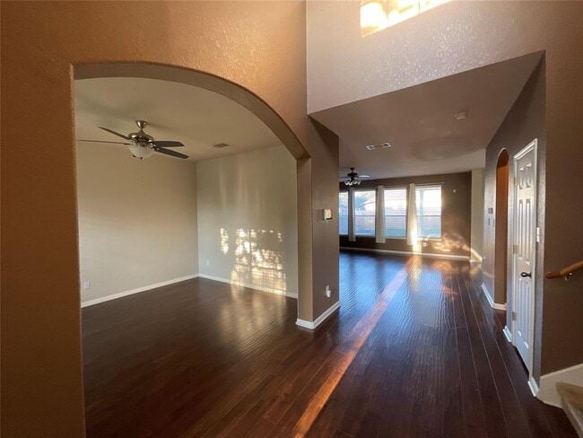Building Photo - 4427 Meadowside Ln