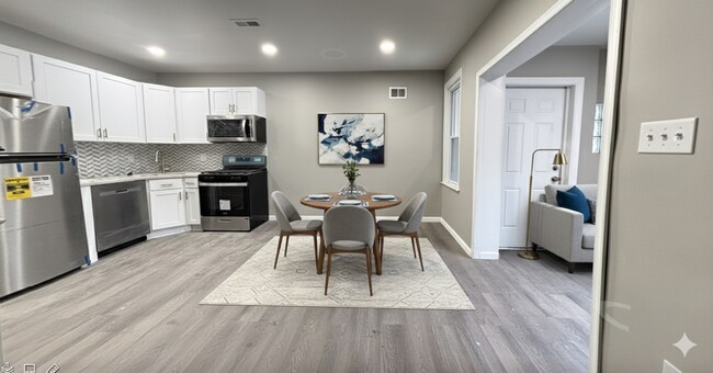 Foto del edificio - Renovated 3 Bedroom Home