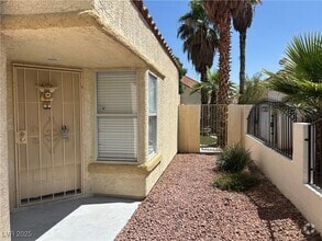 Building Photo - 8341 Aspenbrook Ave