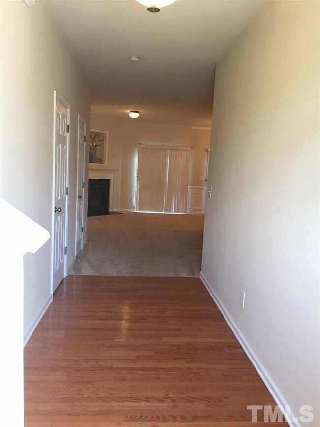 Foto del edificio - 706 Mardonie Reach Ln