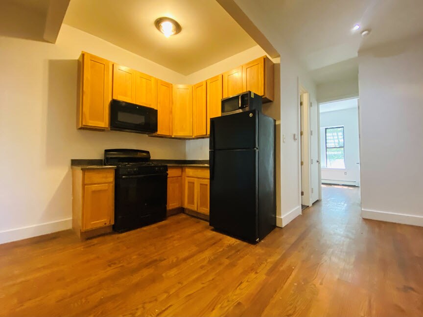 Foto principal - 304 Bradford St