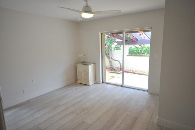 Building Photo - 13731 Via Aurora