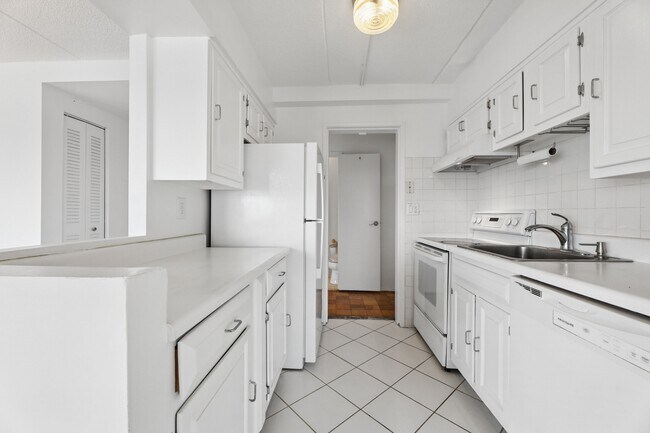 Foto del edificio - 1600 Center Ave