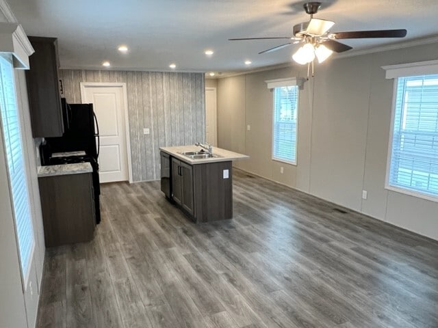 Foto del edificio - 2438 E Birch Dr