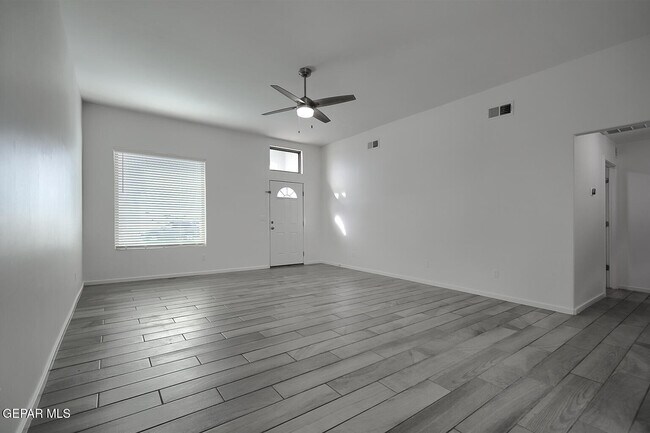 Foto del edificio - 840 Paseo Dulce Ave