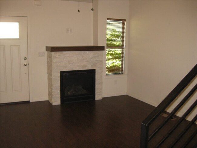 Building Photo - 35 N Mountain Ave