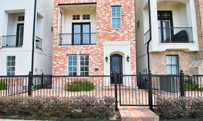 Building Photo - 9443 Fannin St