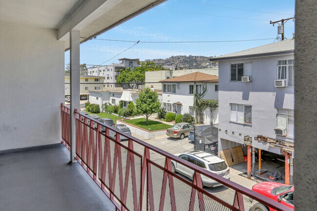 Building Photo - 7600 Romaine St