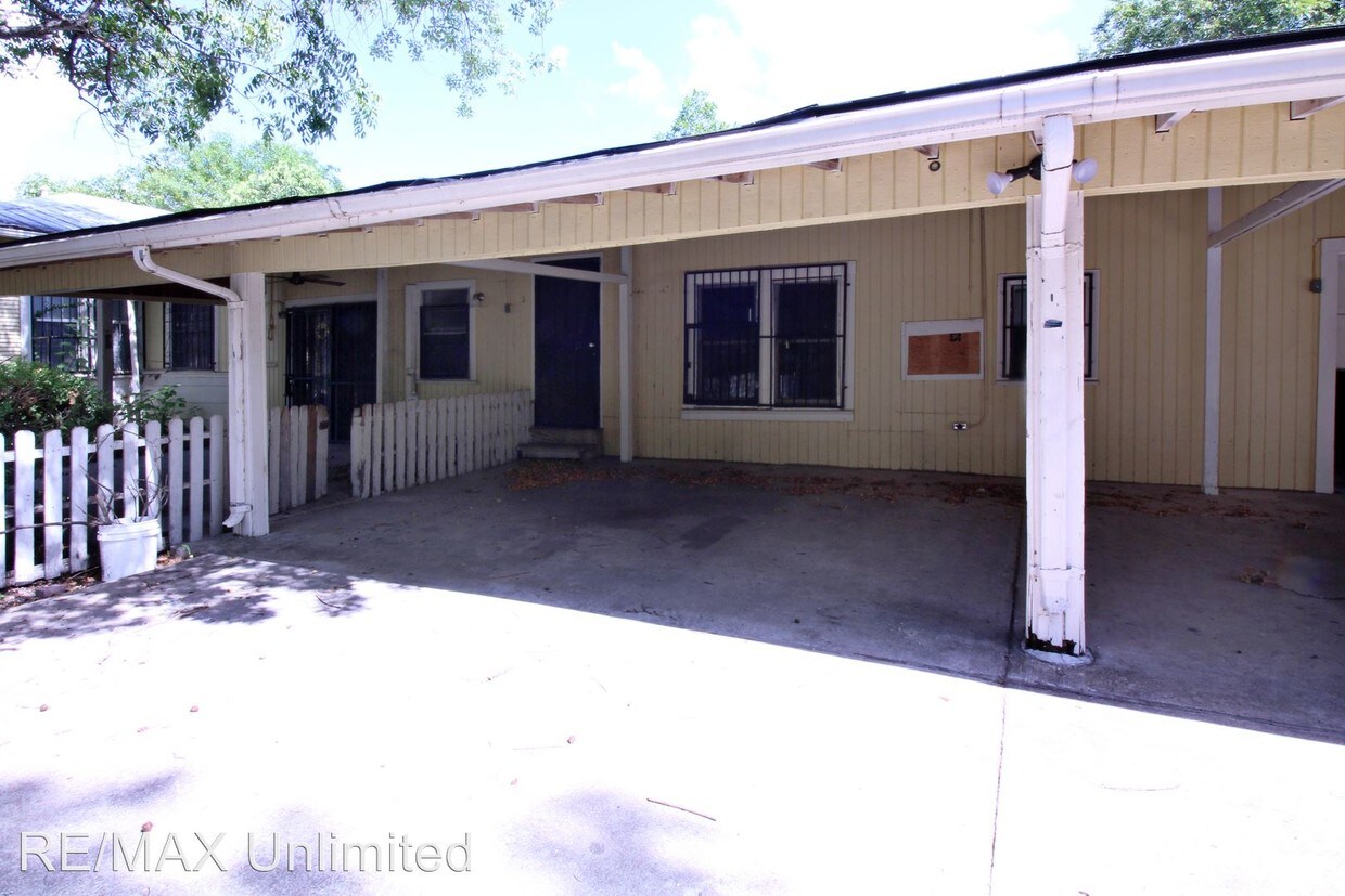 Primary Photo - 438 S San Ignacio Ave
