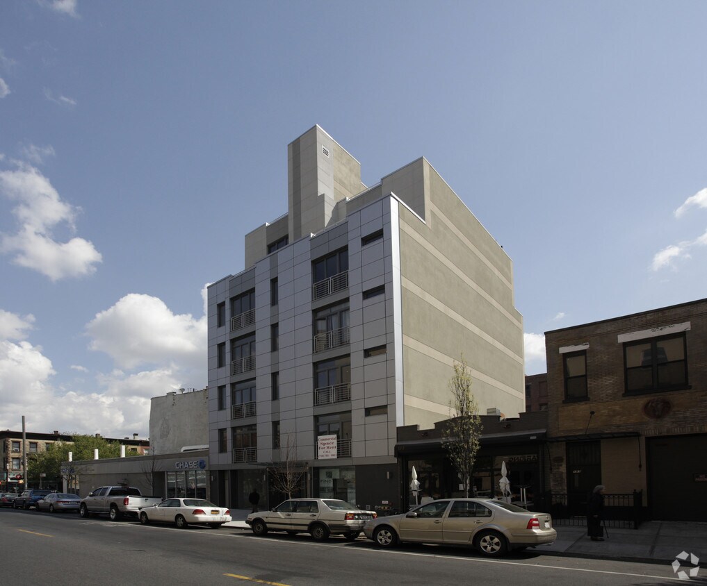 Building Photo - 175 Vanderbilt Ave