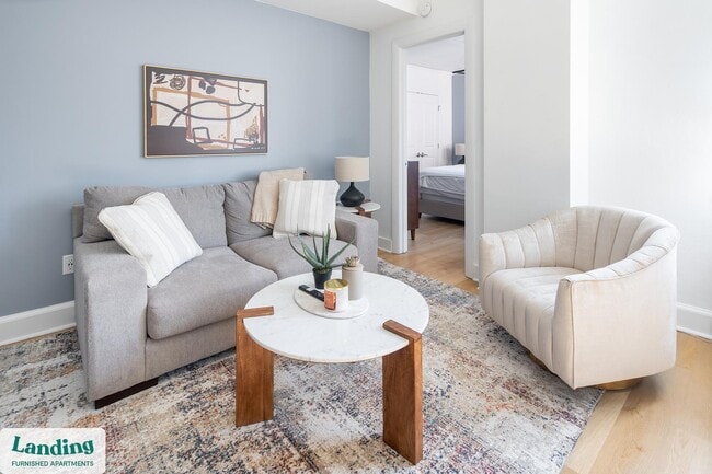 Building Photo - 933 McGee St