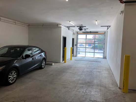 Indoor Parking - 901 Main