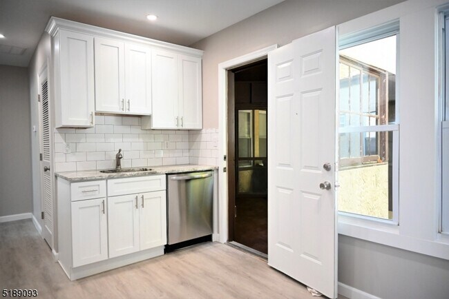 Foto del edificio - 37 Bloomfield Ave