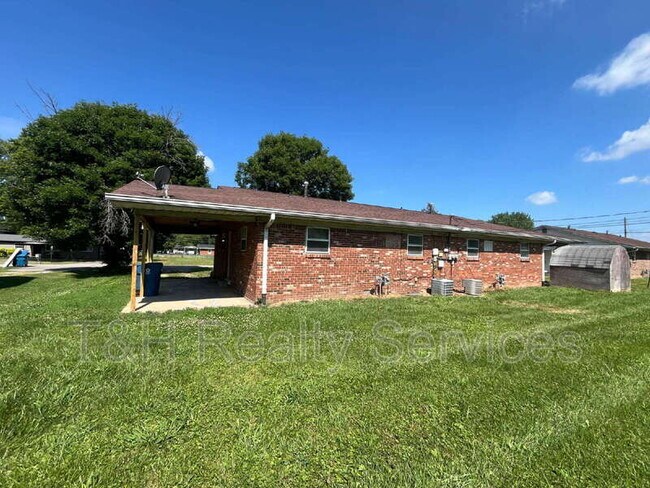 Building Photo - 3035 S Hartman Dr