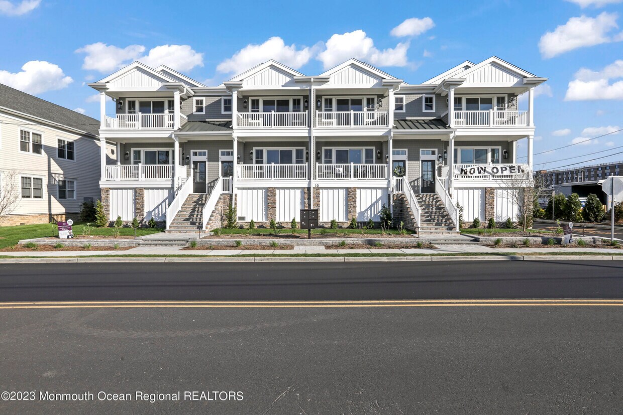 10 Bridgewaters Dr Unit 2, Oceanport, NJ 07757 Condo for Rent in Oceanport, NJ