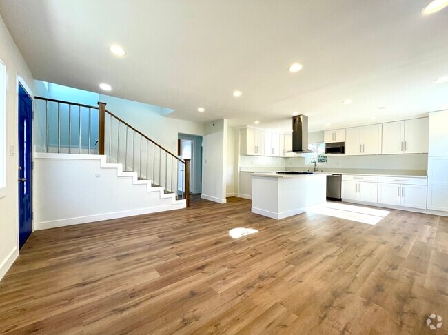 Building Photo - 4237 W 170th St