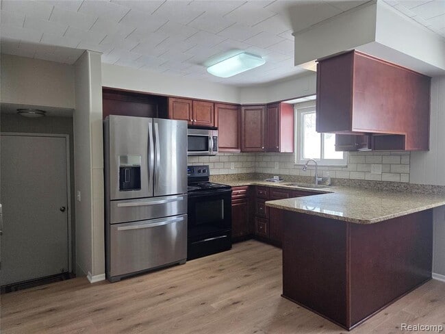 Building Photo - 5016 S Old US Hwy 23