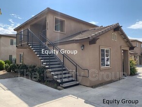 Building Photo - 2218 W Lark Ave