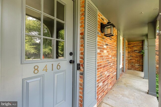 Building Photo - 8416 Fox Run