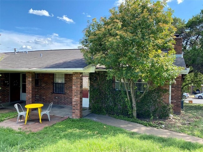 Building Photo - 3503 Dolphin Dr