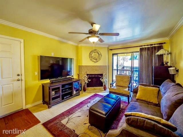 Primary Photo - 2 br, 2 bath Apartment - 9939 Azuaga St