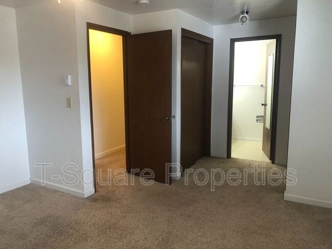 Foto del edificio - 7125 Rainier Dr