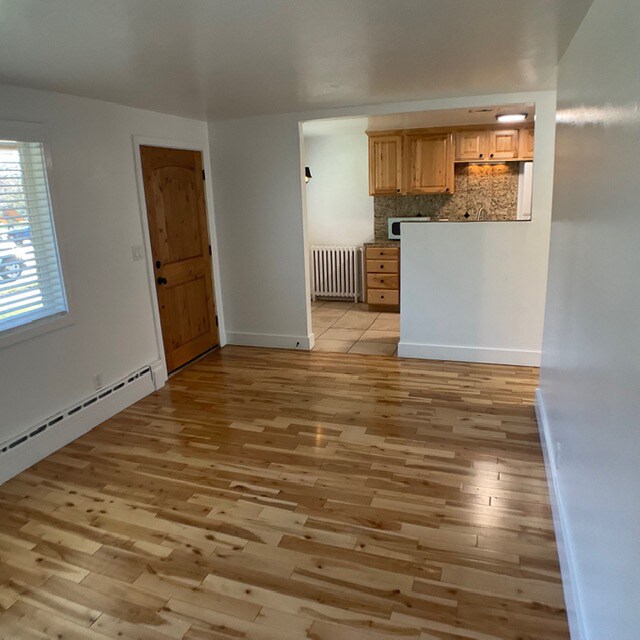 Building Photo - 729 E Warm Springs Ave