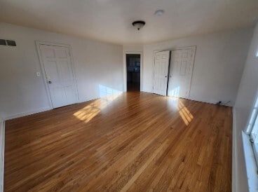 Foto del edificio - 354 Ferson Ave