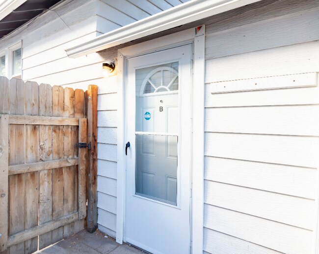 516 E 6th St Unit B, Cheyenne, WY 82007 Room for Rent in Cheyenne, WY