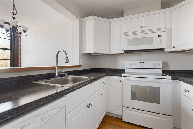 Building Photo - 1241 Adams St