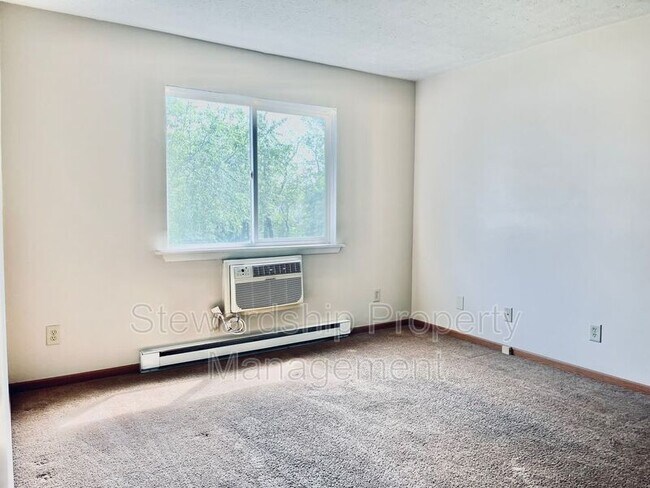 Building Photo - 7277 Stuhldreher St NW
