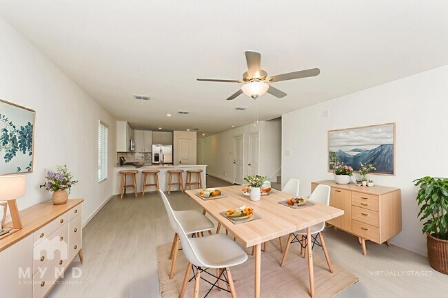 Foto del edificio - 2704 Mistwood Dr