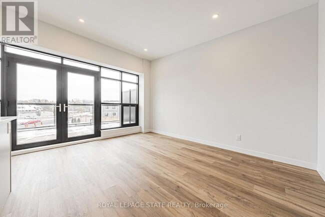 Building Photo - 555 Sanatorium Rd