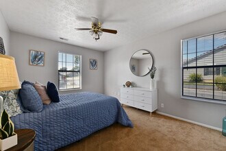 Building Photo - Oak Run Apartments