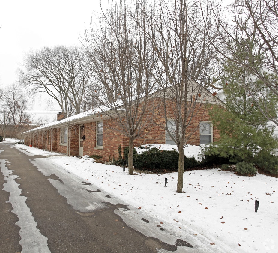 312318 Baker St, Royal Oak, MI 48067 Apartments in Royal Oak, MI