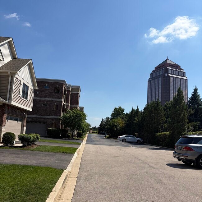 Foto del edificio - 411 W Pierce Rd