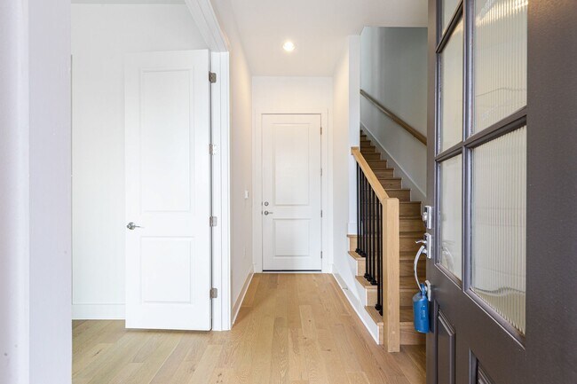 Foto del edificio - 1201 Shore District Dr