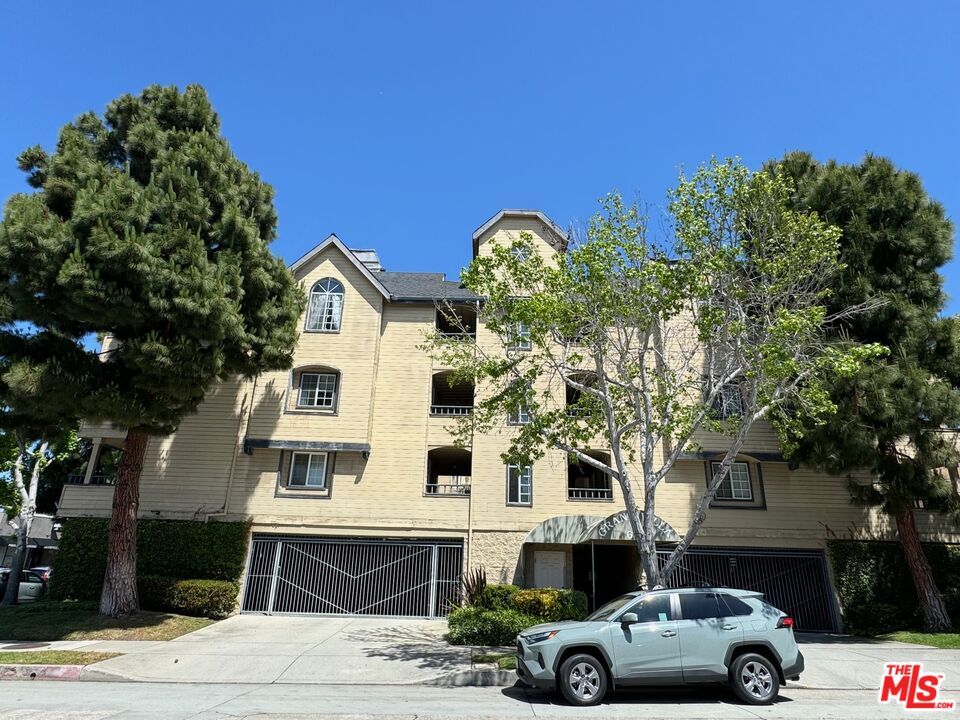 Primary Photo - 680 Grand Ave