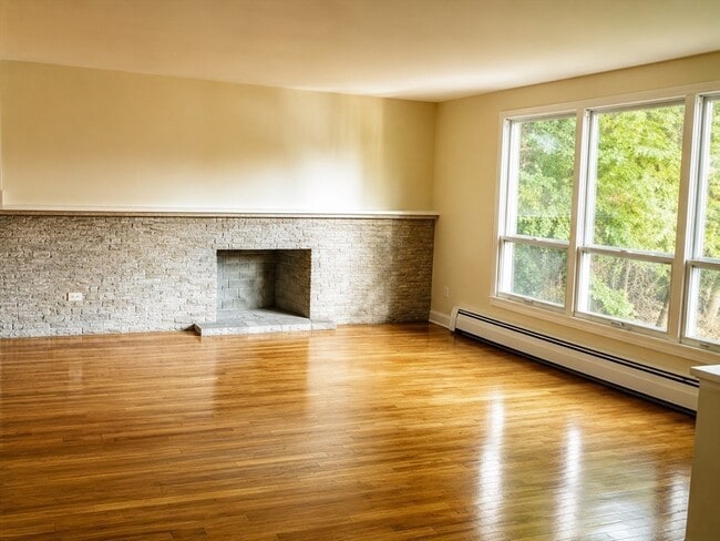 Building Photo - 132 Brandeis Rd
